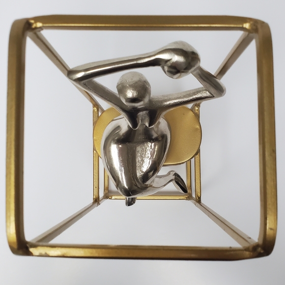 Seated Nude with Ball Sculpture Decor made in India - Picture 9 of 10